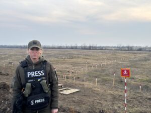 Alla Perdei corrisponde da un campo minato nella kill zone di Kherson, Ucraina @Giorgio Provinciali e Alla Perdei
